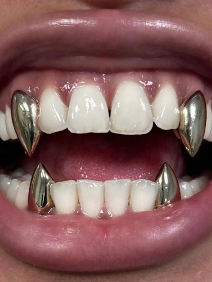Gilded Bite Fang Caps